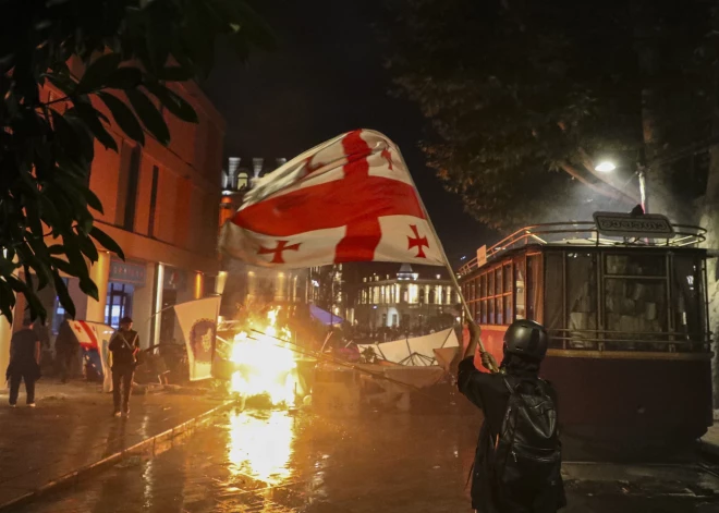 "Грузинская мечта" все сильнее закручивает гайки в стране, а ЕС, наконец, признал, что не слишком и старался удержать Грузию на европейском треке