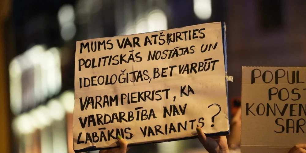 Protests pret izstāšanos no Stambulas konvencijas.