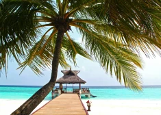 Maldīvu salās mūža garumā aizliegts smēķēt cilvēkiem, kas dzimuši pēc 2007. gada - tostarp tūristiem