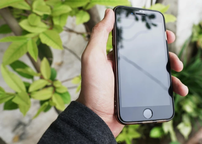 Eksperti skaidro, kāpēc ir ļoti svarīgi vismaz reizi nedēļā izslēgt viedtālruni