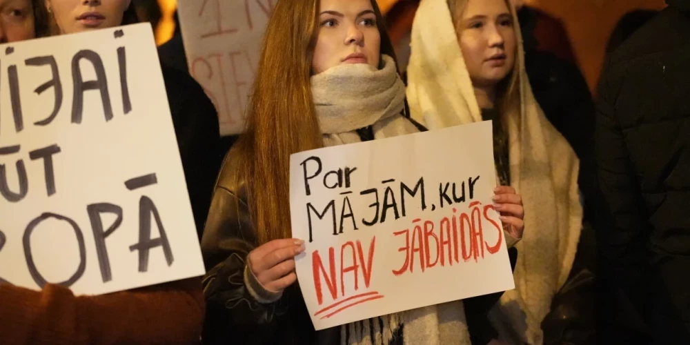 Par prasību prezidentam neizsludināt likumu par izstāšanos no Stambulas konvencijas savākti vairāk nekā 62 000 parakstu.