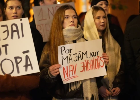 Par prasību prezidentam neizsludināt likumu par izstāšanos no Stambulas konvencijas savākti vairāk nekā 62 000 parakstu.