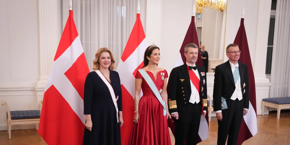 Evika Siliņa un Edgars Rinkēvičs ar Dānijas karaļpāri.