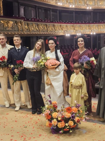 Kristīnes Opolais meita Adriana vizuāli ļoti līdzīga mammai.