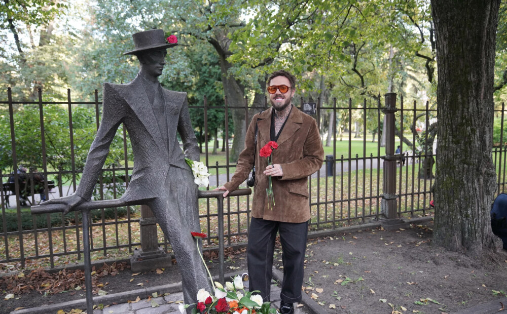 Kašers rada dizainu svečturim, iedvesmojoties no spageti Itālijas restorānā