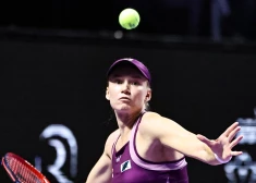 Ribakina kā pirmā Kazahstānas tenisiste iekļūst "WTA Finals" turnīra pusfinālā