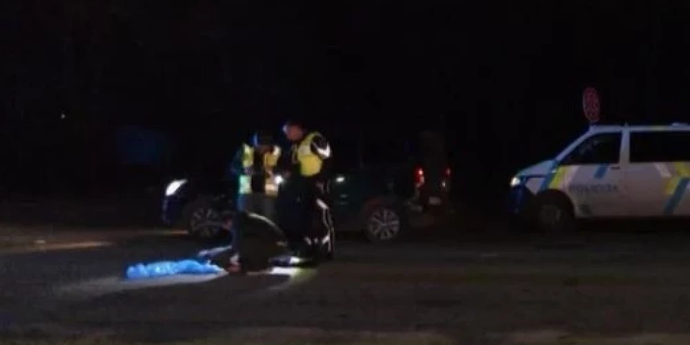 87-летняя женщина погибла под колёсами автомобиля.