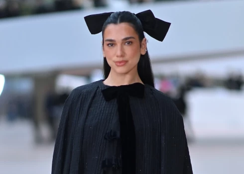 Dziedātāja Dua Lipa.