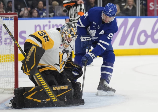 “Penguins” zaudē “Maple Leafs”, Šilovs paliek malā