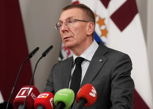 Advokāts pieļāva, ka prezidents lēmumu pieņēmis tik ātri, lai pieliktu punktu liekām un nekonstruktīvām diskusijām.