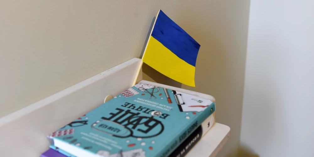 В Латвию ежемесячно прибывает до 600 украинцев — им продолжат оказывать первичную помощь.