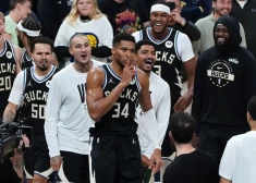 Jannis Adetokunbo ar pēdējo sekunžu metienu izrauj "Bucks" uzvaru pār pagājušās sezonas NBA finālisti