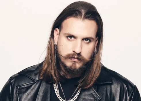 Miks Galvanovskis izdod savu septīto albuma singlu, ko sarakstījis kopā ar Liepājas roka leģendu. 