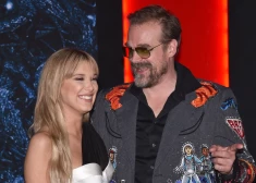 Скандал накануне премьеры финала шоу "Очень странные дела" - отношения между главными актерами были совсем не такими, как на экране