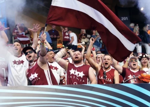 Latvijas basketbola fani "EuroBasket 2025" laikā. 