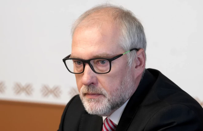 Lauksaimniecības organizāciju sadarbības padomes valdes priekšsēdētājs Guntis Gūtmanis: “Ir daudz vieglāk izsist no ierindas vienu lielu saimniecību nekā simts mazas.”