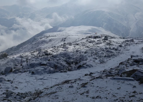 Lavīnā Nepālā bojā gājuši septiņi alpīnisti. 