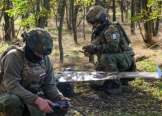 Okupanti Ukrainā pastrādā šaušalīgu kara noziegumu pret civiliedzīvotājiem, kas gāja ar paceltu baltu karogu (18+)