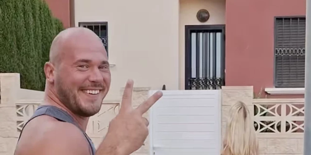 Labdarības biedrības "Es Tev palīdzēšu" vadītājs Roberts Rāviņš ar ģimeni pārcēlies uz dzīvi Spānijā.