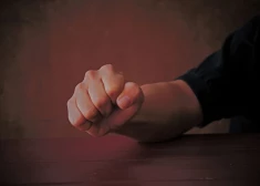 Sūtīja nepatīkamas bildes, cenšoties iebiedēt: tiesai nodota lieta pret vīrieti, kurš draudējis nogalināt tiesnesi