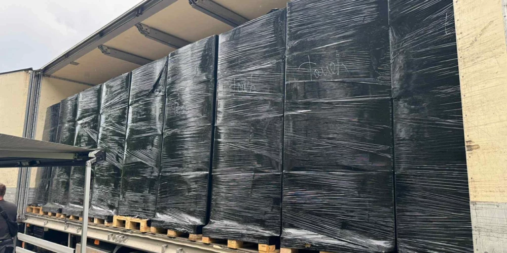 Baltkrievijas pilsoni rosina apsūdzēt par kontrabandas cigarešu pārvadāšanu.