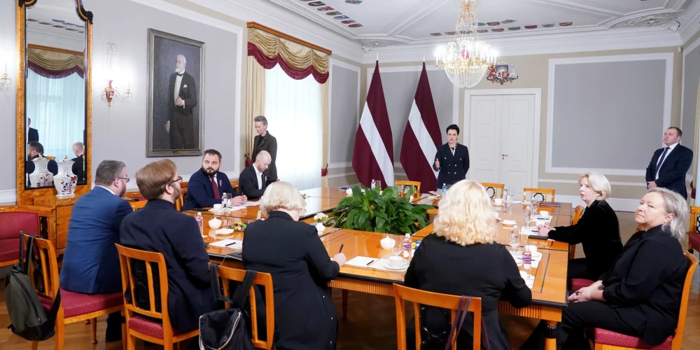 Совещание, организованное Канцелярией президента Латвии, посвящённое повторному рассмотрению принятого Сеймом 30 октября 2025 года закона «О выходе из Конвенции Совета Европы о предотвращении и борьбе с насилием в отношении женщин и насилием в семье».