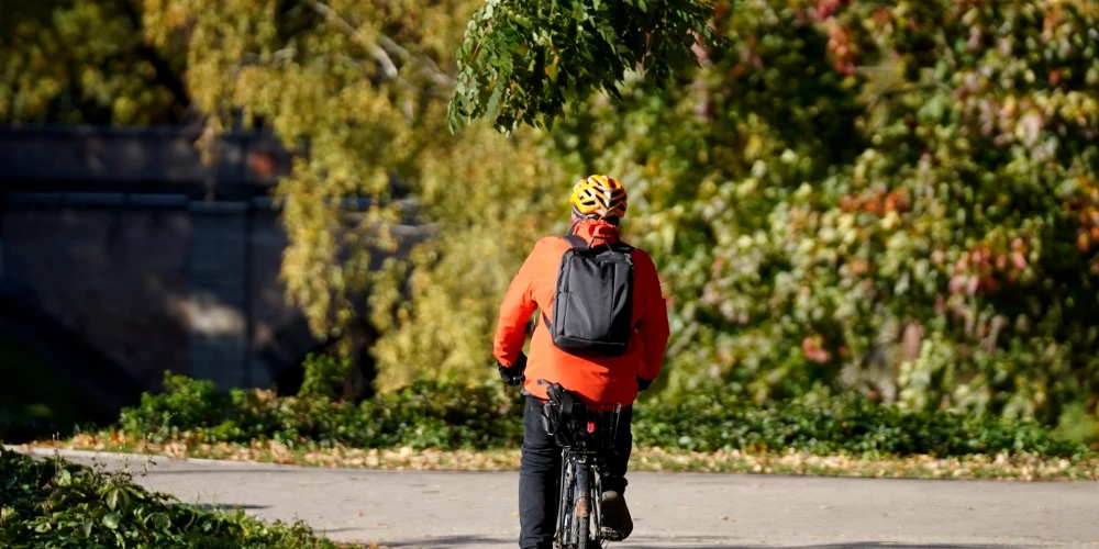 Oktobris valstī vidēji bijis nedaudz siltāks un saulaināks par normu.