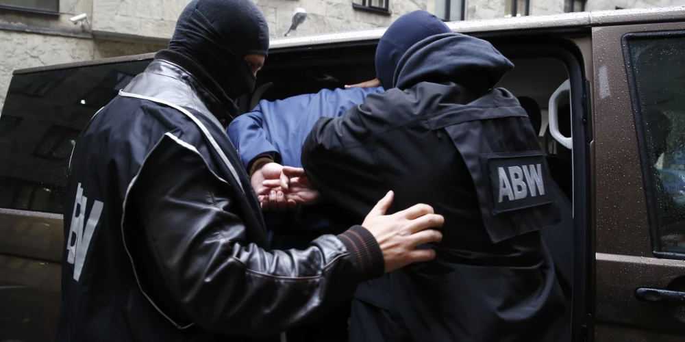 Polijā krievu pāri apsūdz spiegošanā.