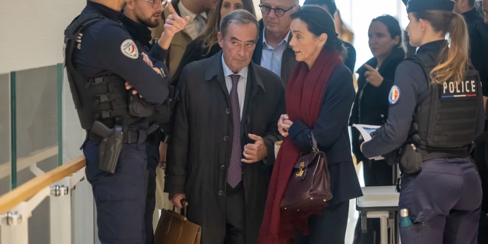 "Lafarge" bijušais ģenerāldirektors Bruno Lafons ierodas tiesā (foto: Scanpix / EPA)