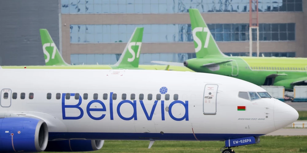 "Belavia" aviosabiedrības "Boeing 737-800" lidmašīna Maskavas Domodedovas lidostā