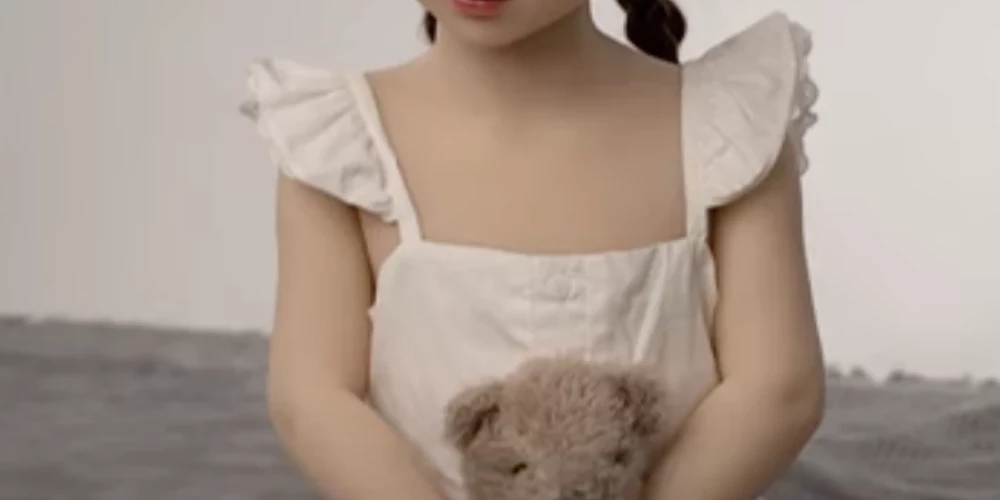 Uzņēmums "Shein" savā tirdzniecības platformā tirgojis seksa rotaļlietas, kas izskatās kā mazi bērni. 