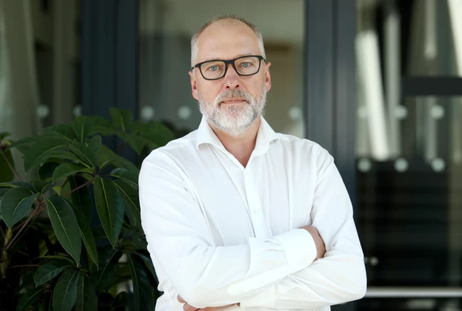 LauksaimniecÄ«bas organizÄciju sadarbÄ«bas padomes valdes priekÅ”sÄdÄtÄjs Guntis GÅ«tmanis atgÄdina, ka ražas apjomi LatvijÄ ir ļoti dažÄdi: āZemgale ir maizes klÄts, bet citur jÄskatÄs, ka varbÅ«t jÄaudzÄ kas cits.ā