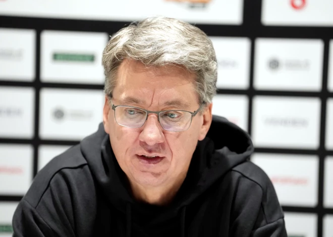 Latvijas hokeja izlases treneris Vītoliņš drošs par vārtsargiem, ģenerālmenedžeris Kalvītis atklāj savainoto statusus