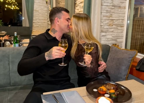 Neviens to negaidīja – Sindija Bokāne un Niks Endziņš ir pāris.