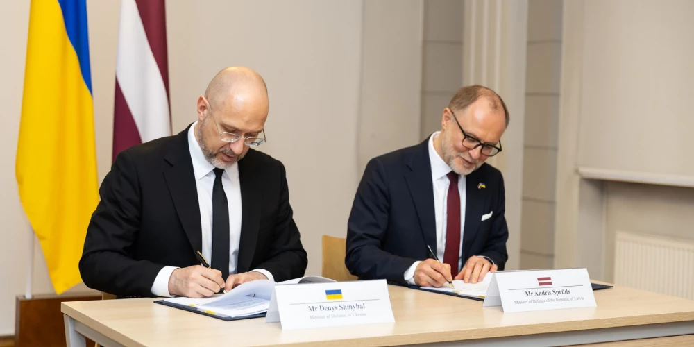 Latvijas un Ukrainas aizsardzības ministri parakstīs saprašanās memorandu aizsardzības jomā.