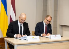 Latvijas un Ukrainas aizsardzības ministri paraksta saprašanās memorandu aizsardzības jomā
