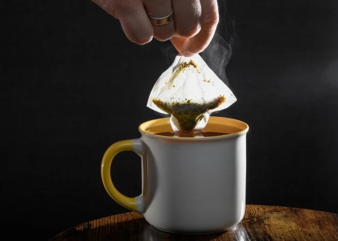 Zinātnieki pārsteidz ar atklājumu, kā parasts tējas maisiņš var uzlabot veselību