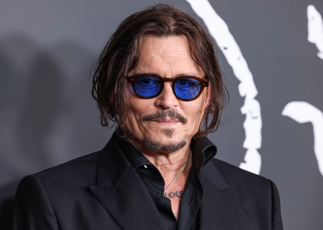 Džoniju Depu pēc incidenta ar kaimiņiem varētu "padzīt" no Anglijas