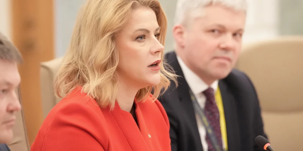 Ministru prezidente Evika Siliņa (JV).