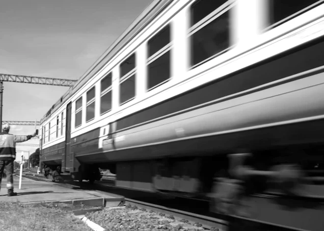 Tukumā vilciens nāvējoši notriecis vīrieti