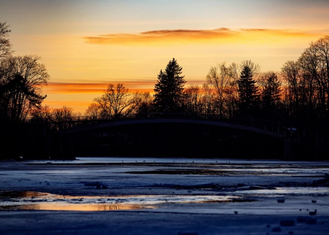 Тьма над Латвией сгущается: впереди самые короткие дни года