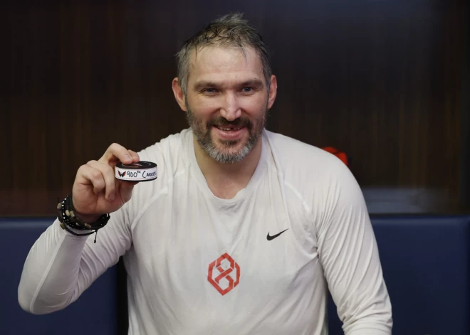 Aleksandrs Ovečkins kļūst par pirmo NHL hokejistu ar 900 gūtajiem vārtiem karjerā