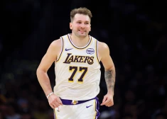 Portlenda sagādā čempionei pirmo neveiksmi, "Lakers" un "Rockets" turpina uzvaru sērijas, Jokičam un Vestbrukam "triple-double"