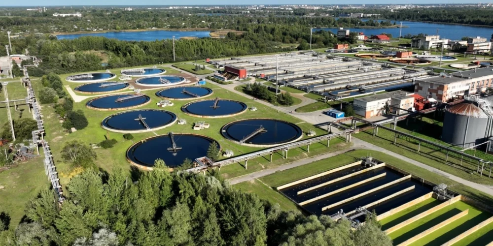 Rekonstrukcijas un paplašināšanas darbus Bioloģiskās attīrīšanas stacijā "Daugavgrīva" plānots pabeigt līdz 2029. gada nogalei.