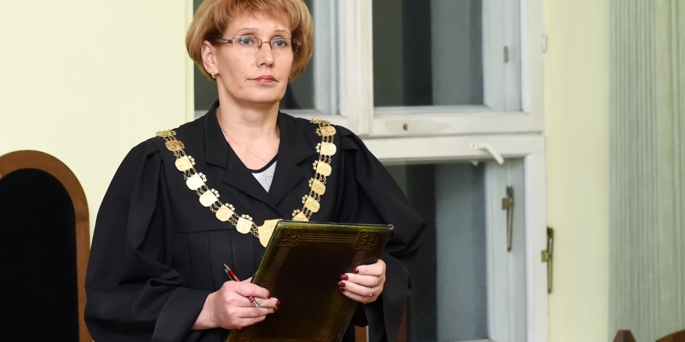 Saeimas deputātiem 13. novembrī būs jālemj par Rīgas rajona tiesas tiesneses Ineses Siliņevičas izdošanu kriminālvajāšanas sākšanai.