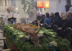 "Nevajag būt morālajiem divkošiem!" Mednieku žurnāls sniedz komentāru par pretrunīgi vērtēto Skaiskalnes dievkalpojumu