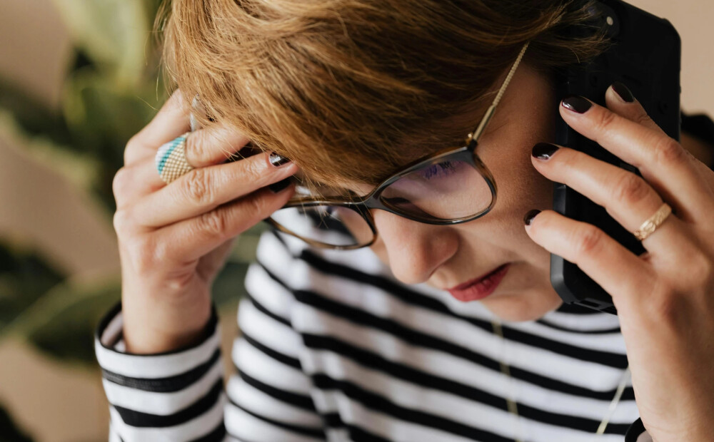 "Bankas darbinieki paši piedalās shēmā" - kam jāpievērš uzmanība, lai nekļūtu par krāpnieku upuri