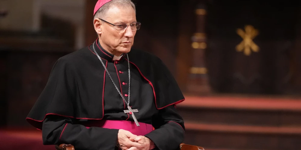 Latvijas Romas Katoļu baznīcas arhibīskaps metropolīts Zbigņevs Stankevičs aicinājis ikvienu šovakar iesaistīties kopīgā lūgšanā.