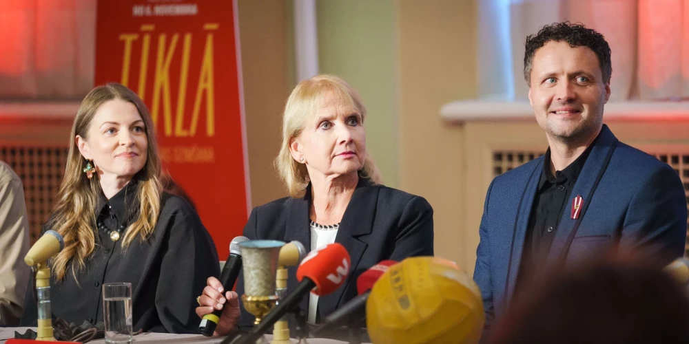 2025. gada 6. novembrī Rīgas Latviešu biedrības nama Baltajā zālē notika filmas "Tīklā. TTT leģendas dzimšana" preses konference.