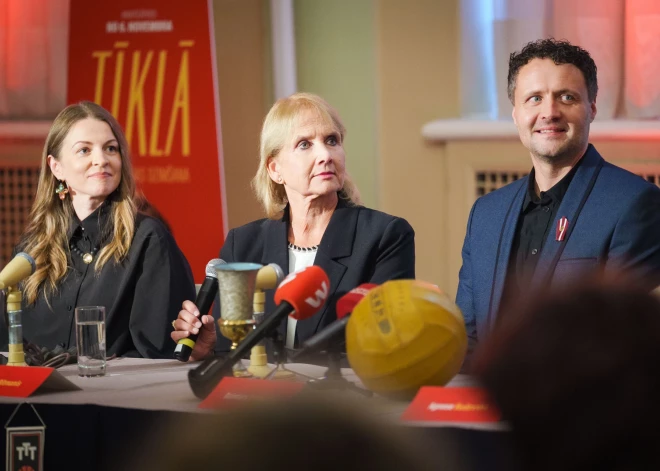 2025. gada 6. novembrī Rīgas Latviešu biedrības nama Baltajā zālē notika filmas "Tīklā. TTT leģendas dzimšana" preses konference.